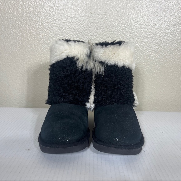 UGG‎ Classic Short Patchwork Fluff Boot Black Youth Size 2 - Picture 3 of 8
